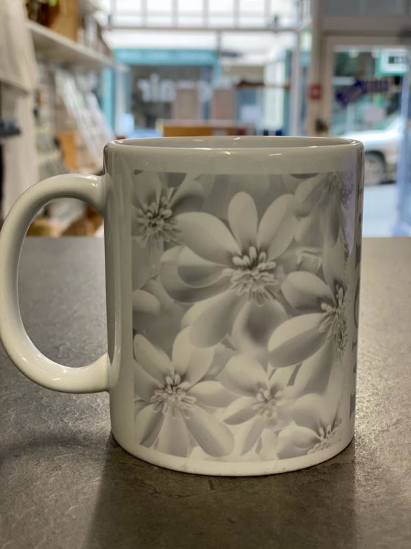 3D Effect Flower Mum - Grey - Image 2